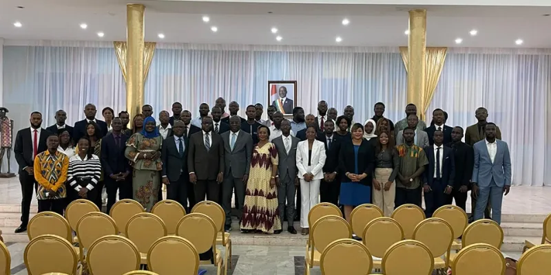 visite-institutionnelle-des-auditeurs-de-lifp-agc-a-lassemblee-nationale-une-immersion-au-coeur-d