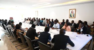 les-auditeurs-de-la-troisieme-promotion-de-lifp-agc-visitent-le-senat-ivoirien