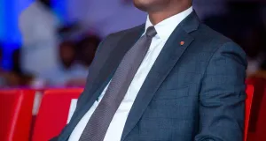 premier-tour-des-elections-a-agc-land-pays-fictif-graduation-rentree-solennelle