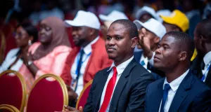 premier-tour-des-elections-a-agc-land-pays-fictif-graduation-rentree-solennelle