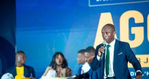 premier-tour-des-elections-a-agc-land-pays-fictif-graduation-rentree-solennelle