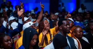 premier-tour-des-elections-a-agc-land-pays-fictif-graduation-rentree-solennelle