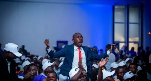 premier-tour-des-elections-a-agc-land-pays-fictif-graduation-rentree-solennelle