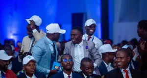 premier-tour-des-elections-a-agc-land-pays-fictif-graduation-rentree-solennelle