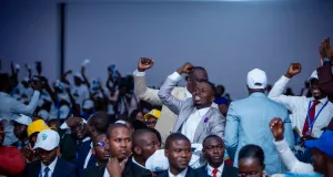 premier-tour-des-elections-a-agc-land-pays-fictif-graduation-rentree-solennelle