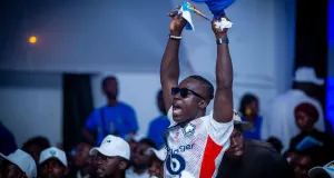 premier-tour-des-elections-a-agc-land-pays-fictif-graduation-rentree-solennelle