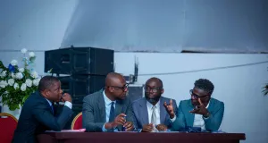 premier-tour-des-elections-a-agc-land-pays-fictif-graduation-rentree-solennelle