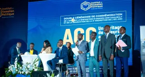 premier-tour-des-elections-a-agc-land-pays-fictif-graduation-rentree-solennelle