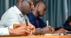 lifp-agc-recoit-m-serge-parfait-dioman-expert-international-en-energies