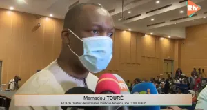 cours-inaugural-de-lifp-agc-mamadou-toure-felicite-jean-pierre-raffarin-et-les-participants